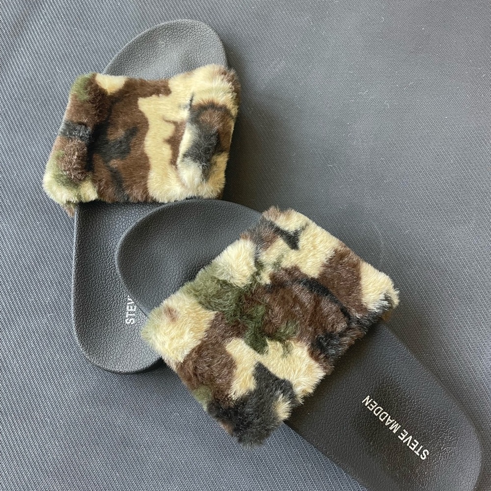 STEVE MADDEN softy camouflage slides 🩴